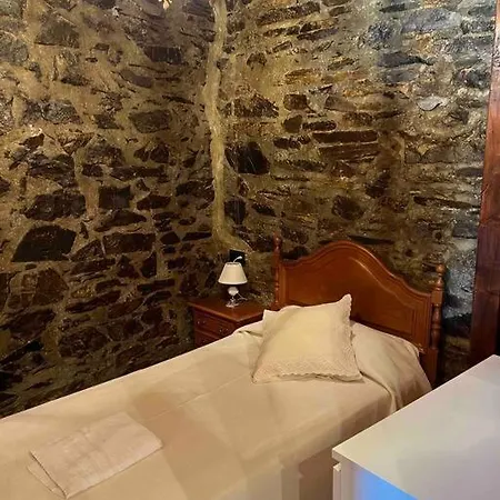 Holiday home Medulillas 1 Casa A 2000 M De Medulas Yeres