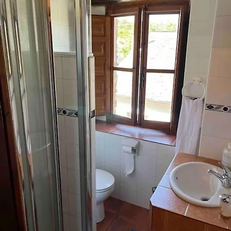 Holiday home Medulillas 1 Casa A 2000 M De Medulas Yeres